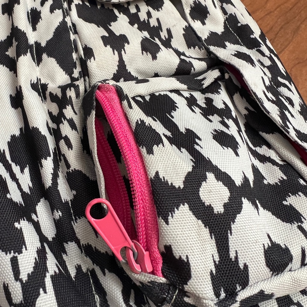 EUC KAVU Black and White Patterned Backpack/Crossbody - Picture 5 of 10